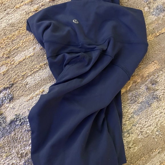 Lulu navy leggings-never worn - Picture 3 of 3